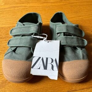 NWT Zara Unisex Toddler Velcro Shoes Size 10.5